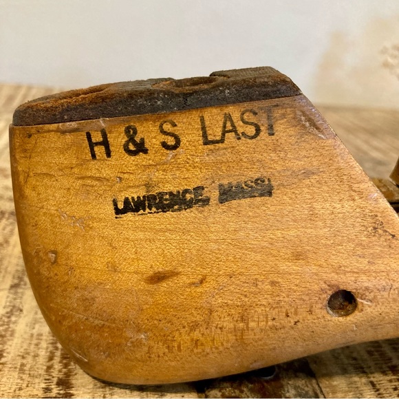 Vintage Wood & Metal Cobbler Tool Shoe Last Size 8AA H&S Last Lawrence Mass - Picture 11 of 16
